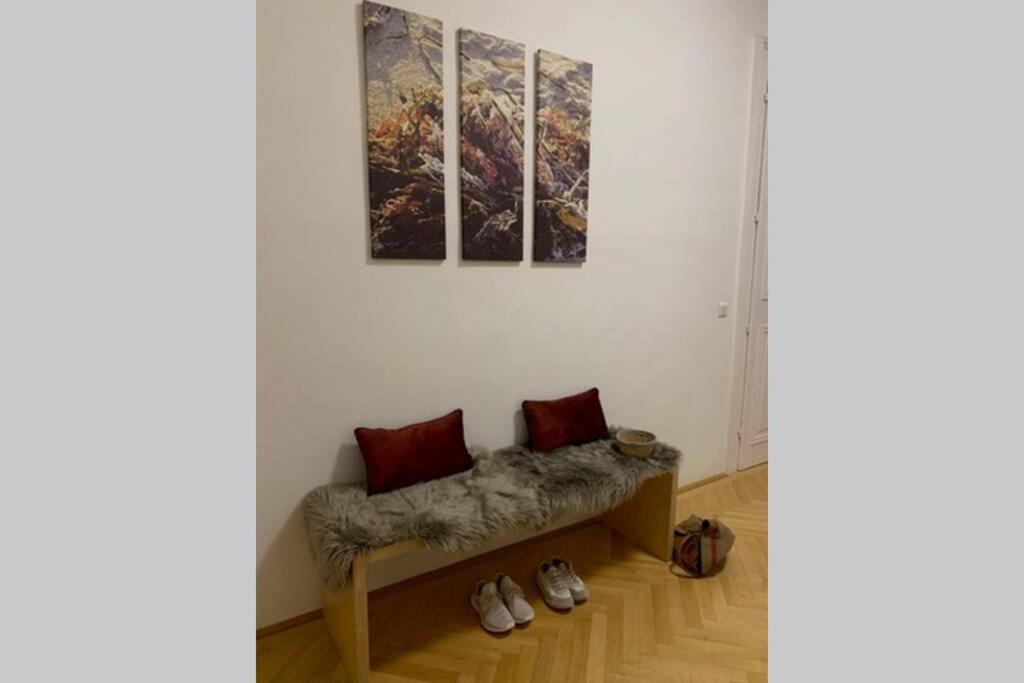 Wunderschone Altbauwohnung In Zentraler Lage Wien Exterior photo