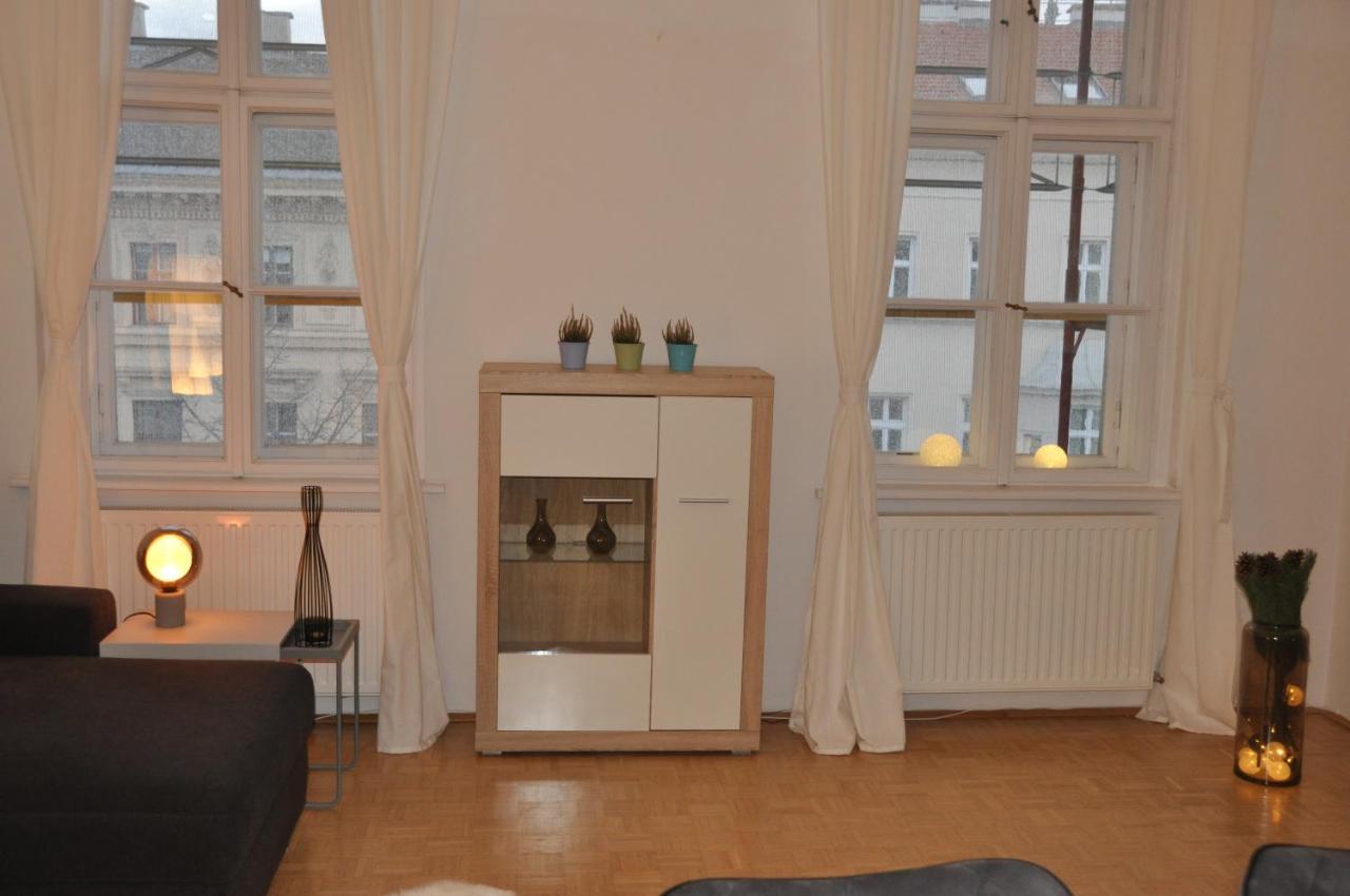 Wunderschone Altbauwohnung In Zentraler Lage Wien Exterior photo