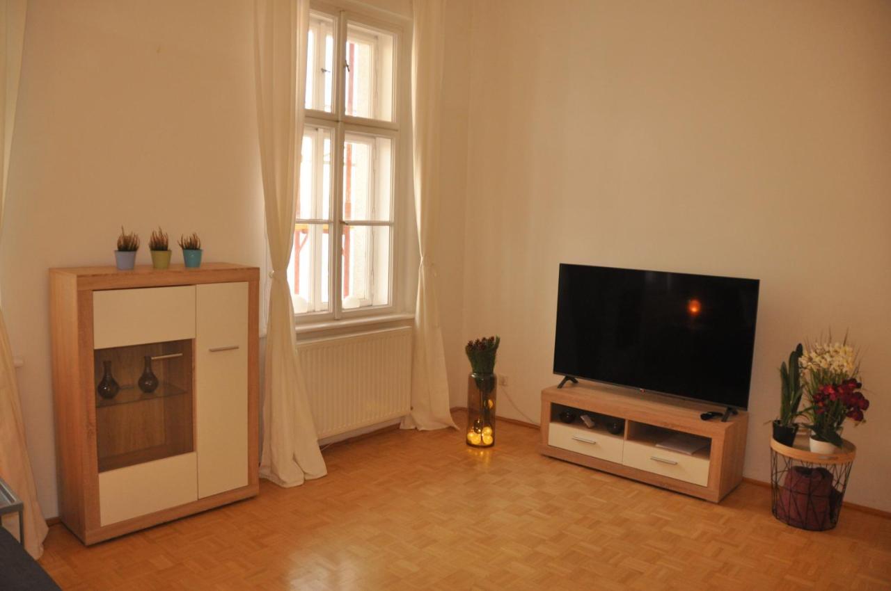 Wunderschone Altbauwohnung In Zentraler Lage Wien Exterior photo