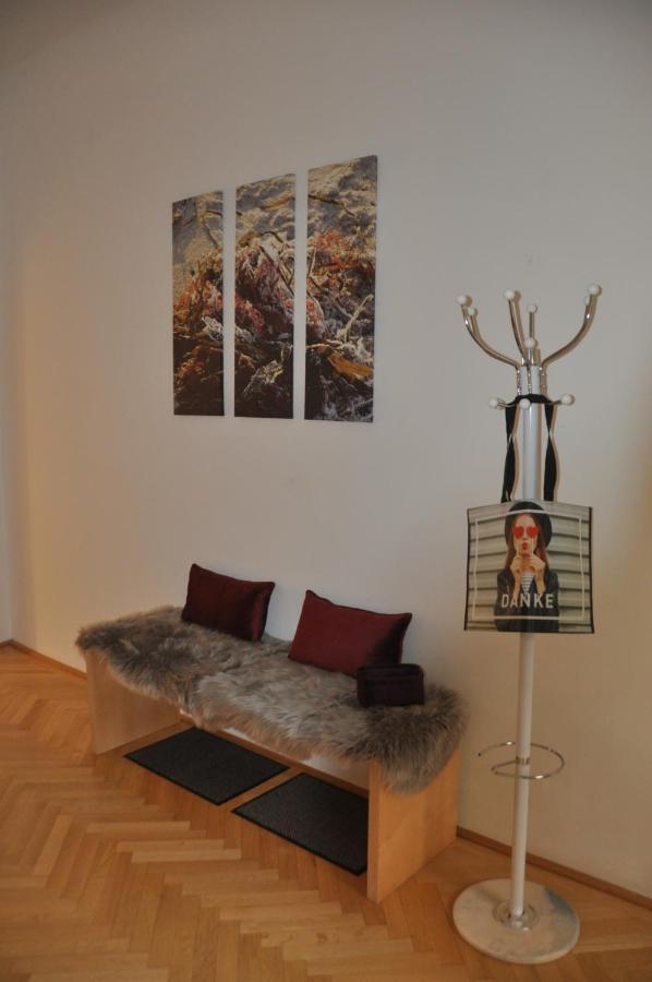 Wunderschone Altbauwohnung In Zentraler Lage Wien Exterior photo